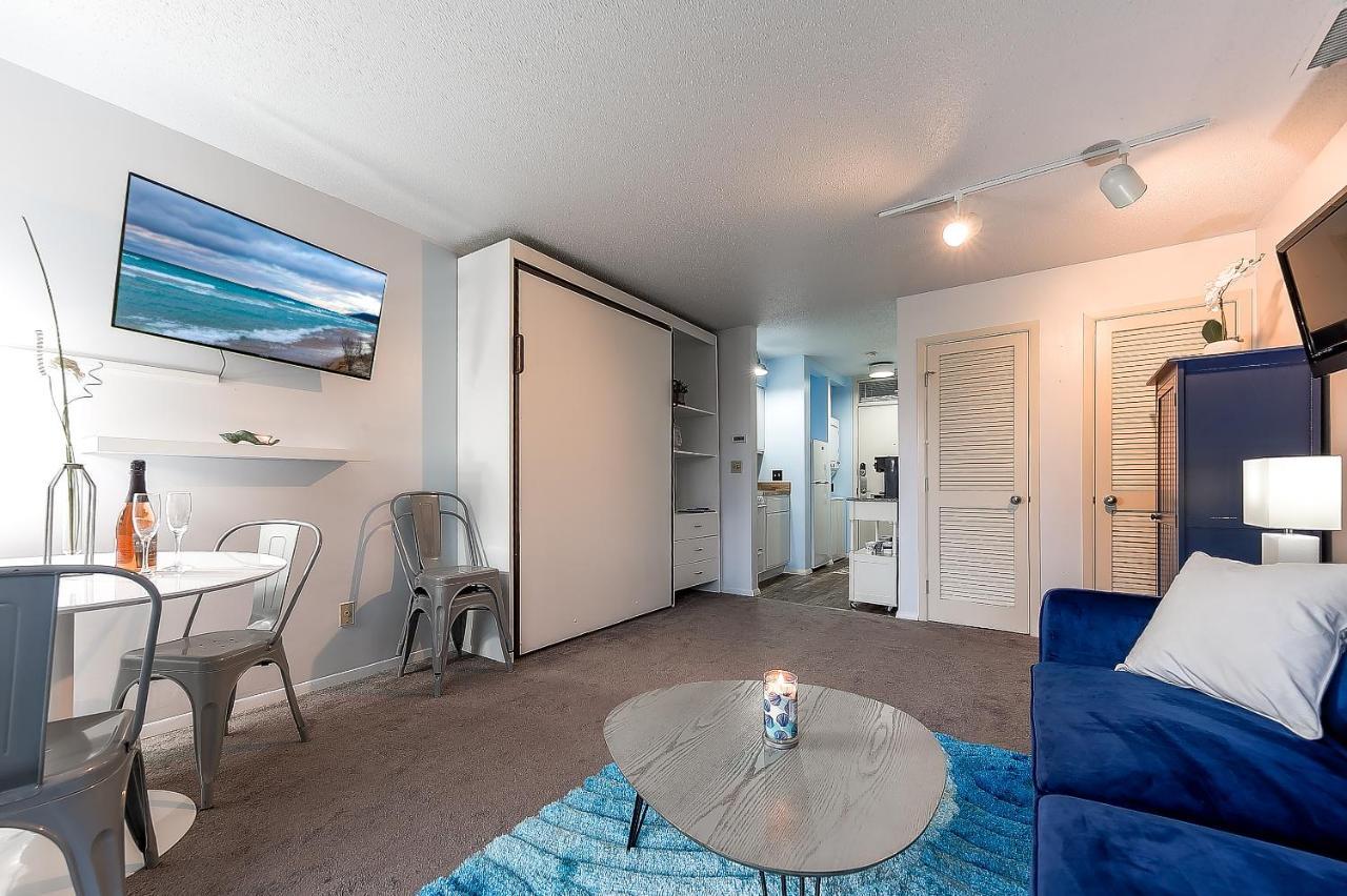 Beautiful Lake View Studio Condo At The Shores Traverse City Ngoại thất bức ảnh