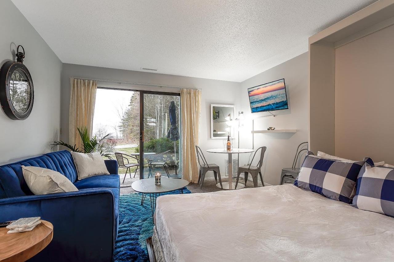 Beautiful Lake View Studio Condo At The Shores Traverse City Ngoại thất bức ảnh